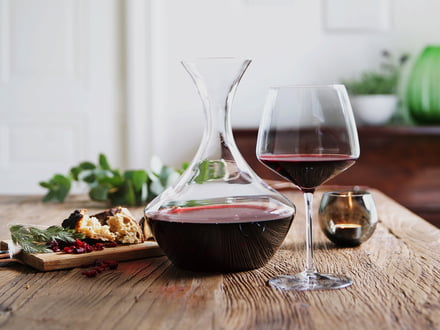 Wein trinken mit Holmegaard-Glasprodukten