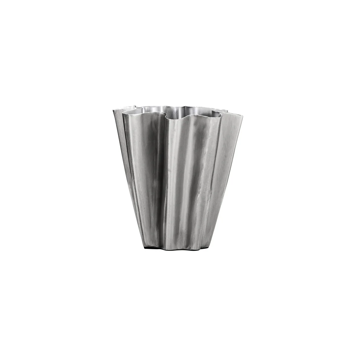 House Doctor – Flood Vase, Ø 12,5 x H 13 cm, gebürstetes silber-finish House Doctor – Flood Vase, Ø 12,5 x H 13 cm, gebürstetes silber-finish