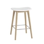 Muuto - Fiber Barhocker Wood Base H 65 cm, Eiche / weiß