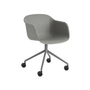 Muuto - Fiber Armchair Swivel mit Rollen, grau