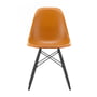 Vitra - Eames Fiberglass Side Chair DSW, Ahorn schwarz / Eames ochre dark (Filzgleiter basic dark)