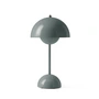 &Tradition - Flowerpot Akku Tischleuchte VP9 mit magnetischem Ladekabel, glänzend, steinblau