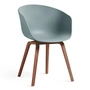 HAY - About A Chair AAC 22, Walnuss lackiert / dusty blue 2.0 (Kunststoffgleiter)