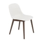 Muuto - Fiber Side Chair Wood Base, Eiche dunkel gebeizt / weiß recycled