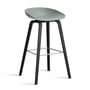 Hay - About A Stool AAS 32 H 85 cm, Eiche schwarz lackiert / Edelstahl / fall green 2.0 (Kunststoffgleiter)