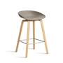 HAY - About A Stool AAS 32 H 65 cm, Eiche lackiert / Edelstahl / khaki 2.0 (Kunststoffgleiter)