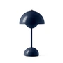 &Tradition - Flowerpot Akku Tischleuchte VP9 mit magnetischem Ladekabel, glänzend, stahlblau