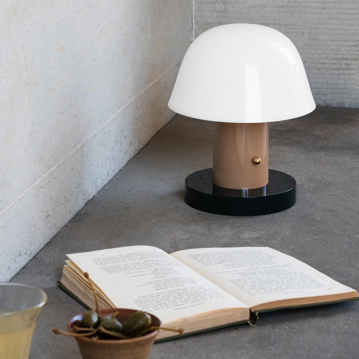 yokko★ Setago JH27 Akku-Tischleuchte (LED) von &Tradition | Connox