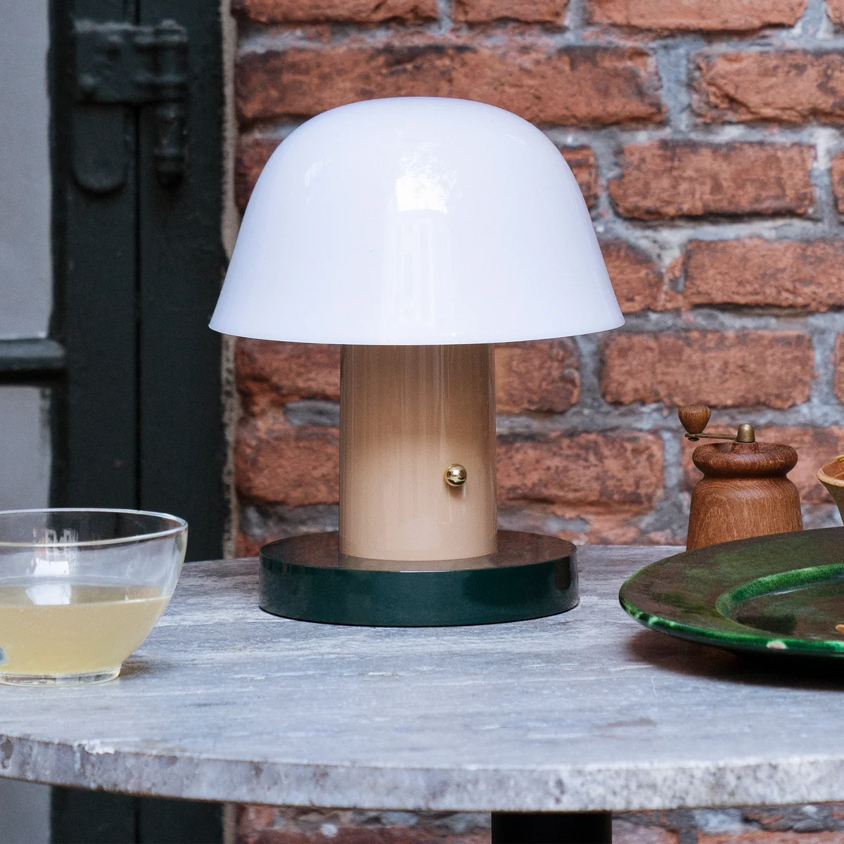 yokko★ Setago JH27 Akku-Tischleuchte (LED) von &Tradition | Connox