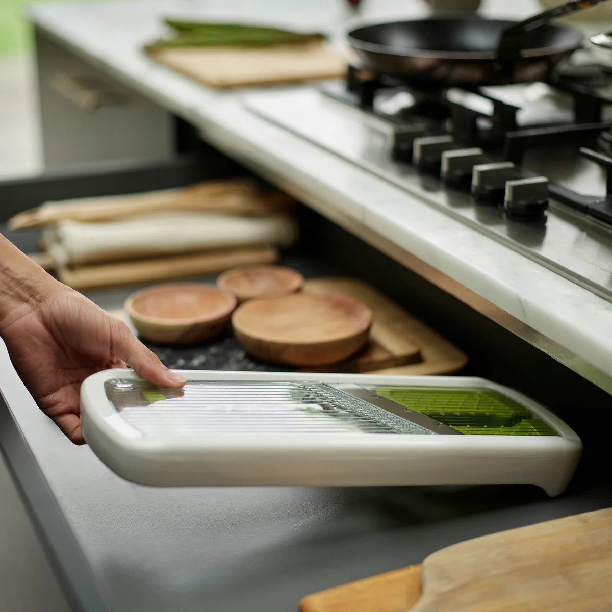 Multi-Grip Mandoline Plus von Joseph Joseph | Connox