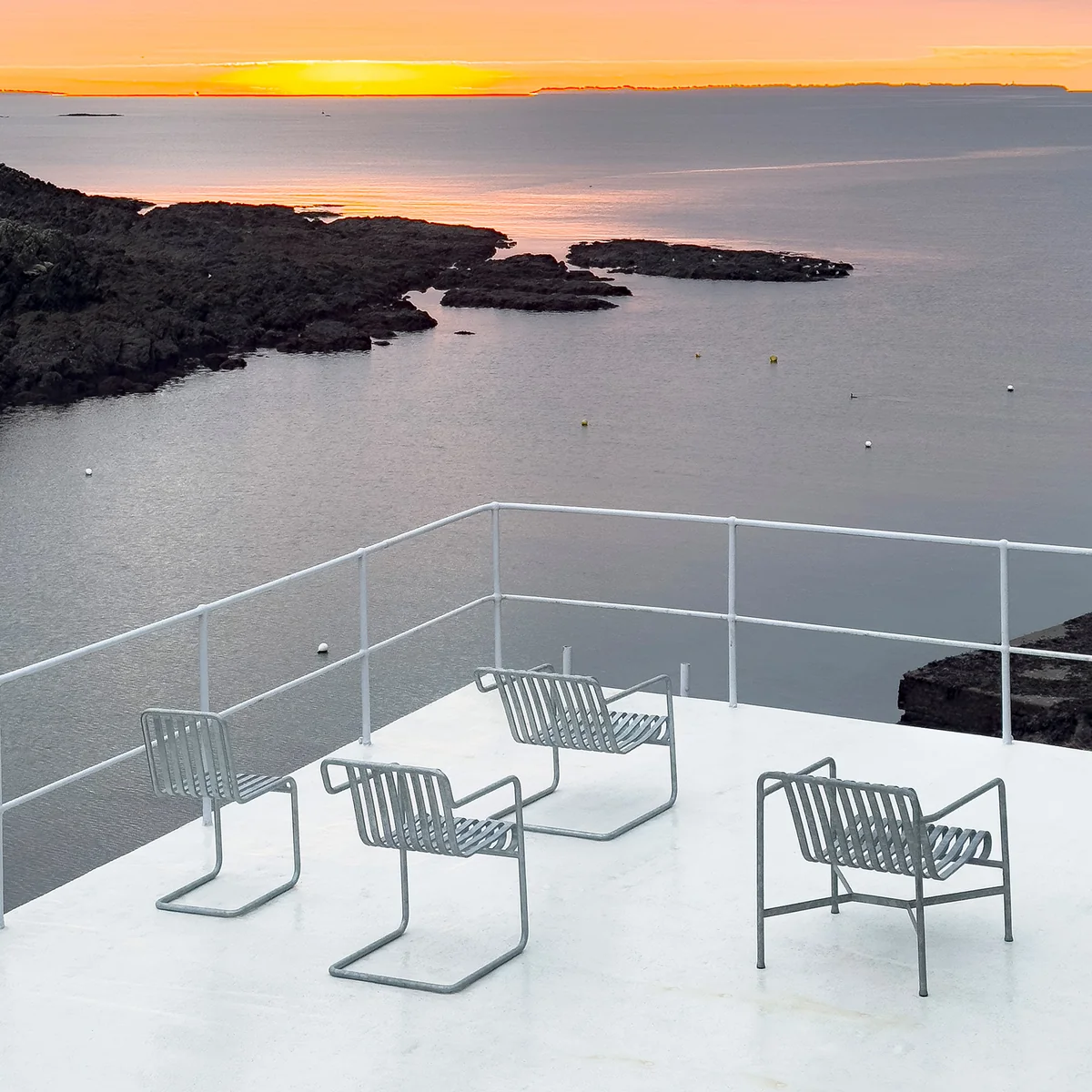 HAY - Palissade Cantilever Lounge Chair, Chair Low, Dining Armchair, Lounge Chair Low, hot galvanised