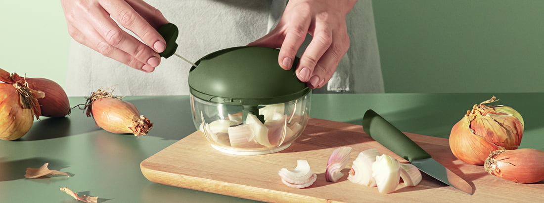 Die Green Tool Serie von Eva Solo besteht aus funktionellen und umweltfreundlichen Küchenutensilien, deren Kunststoffgriffe zu 50% aus Weizenfasern bestehen. Das Materialkombination zeichnet sich durch Langlebigkeit sowie Hitzebeständigkeit aus und bringt ein Stück Natur in die Küche.