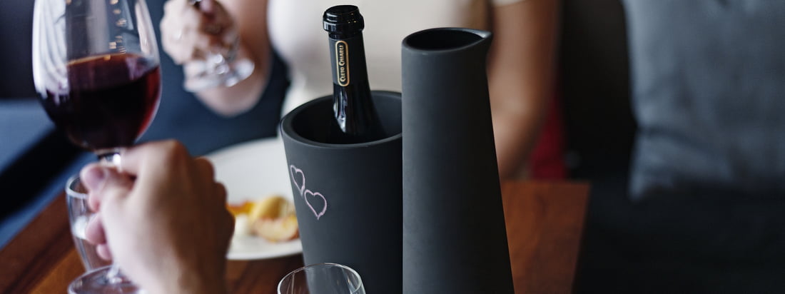 Genießen Sie mit den Produkten aus unserem Connox Deal ein schönes Glas Wein. Ob allein oder in Gesellschaft - wir präsentieren Ihnen die idealen Ergänzungen für einen geselligen Abend.
