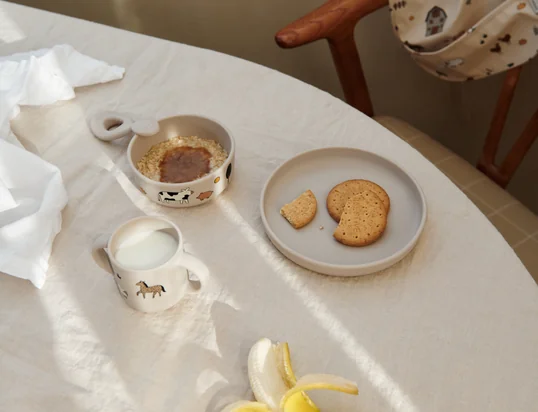 Finden Sie hier zeitgemäßes Kindergeschirr und Besteck, dass schön aussieht und die Inspiration unserer Kleinen weckt.