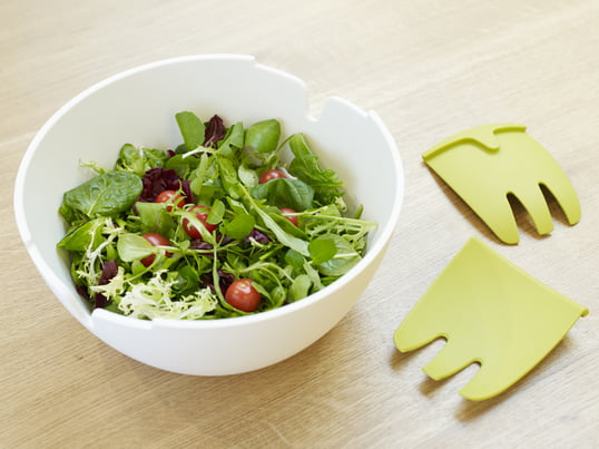 Das Hands On Salatschüssel-Set von Joseph und Joseph vereint Design und Funktionalität. Hands on besitzt ein integriertes Salatbesteck in Form von zwei angedeuteten Händen.