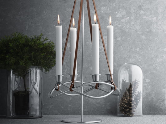 Der Season Kerzenhalter von Georg Jensen ist nicht nur für die Adventszeit ein schönes Accessoire für Ihren Wohnbereich. Sie können ihn zu jeder Jahreszeit anpassen, indem Sie ihn einfach mit farblichen Kerzen bestücken.