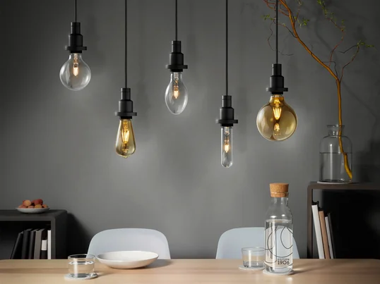 Erhältlich sind die Osram Vintage 1906 LED-Leuchtmittel in unterschiedlichen Farben und Formen, die sich auch ausgezeichnet miteinander kombinieren lassen.