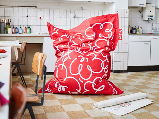 Original Sitzsack in der Jubiläumsedition von Jordy van den Nieuwendijk: Die modernen und einzigartigen Sitzsäcke sind mit abstrakten, graffitiartigen Mustern verziert.