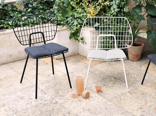 Der WM String Dining Chair von MENU: Der Stuhl überzeugt mit seinem hohen Komfort und kann sowohl im Wohnbereich als auch auf dem Balkon oder im Garten zum Einsatz kommen.
