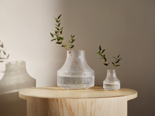 Die Ultima Thule Glasvase aus dem finnischen Hause Iittala. Die mundgeblasene Vase ist ein schöner Hingucker.