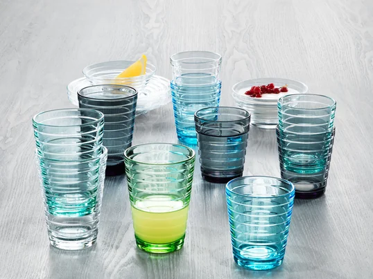 Die funktionale und zeitlose Schlichtheit der Gläser, der Aino Alto Glasserie von Iittala wirkt auch heute noch modern und zeitgemäß.