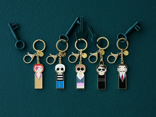 Der Sketch Inc. Schlüsselanhänger von Becky Kemp für Lucie Kaas ist eine tolle Dekoration an jedem Schlüsselbund und schöne Geschenkidee zu verschiedenen Anlässen.