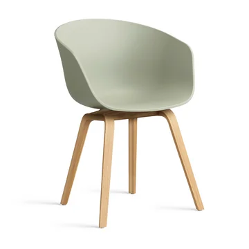 About A Chair AAC 22 von HAY in Eiche matt lackiert / pastel green