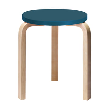 60 Hocker von Artek mit blauer Sitzfläche (Sonderedition)