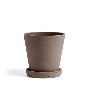 Blumentopf mit Untersetzer M von Hay in Terrakotta
