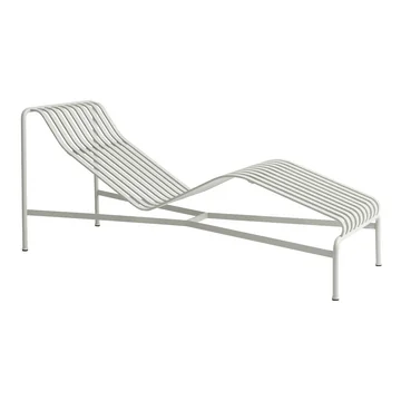 Palissade Chaise Longue Liegestuhl, sky grey von HAY