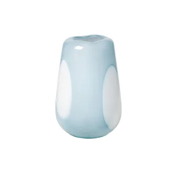 Die Ada Dot Vase von Broste Copenhagen in plein air light blue, Ø 18 x H 26 cm
