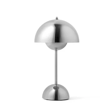 Flowerpot Akku Tischleuchte LED VP9 von &Tradition in der Ausführung Chrom plattiert