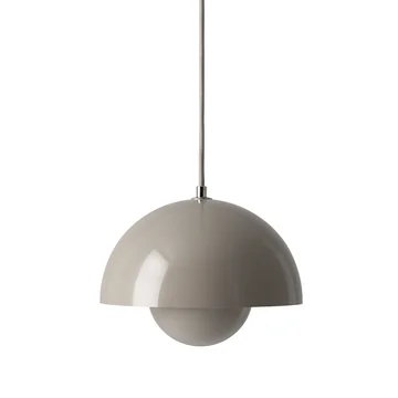 Die FlowerPot Pendelleuchte VP1 von &Tradition, grau-beige