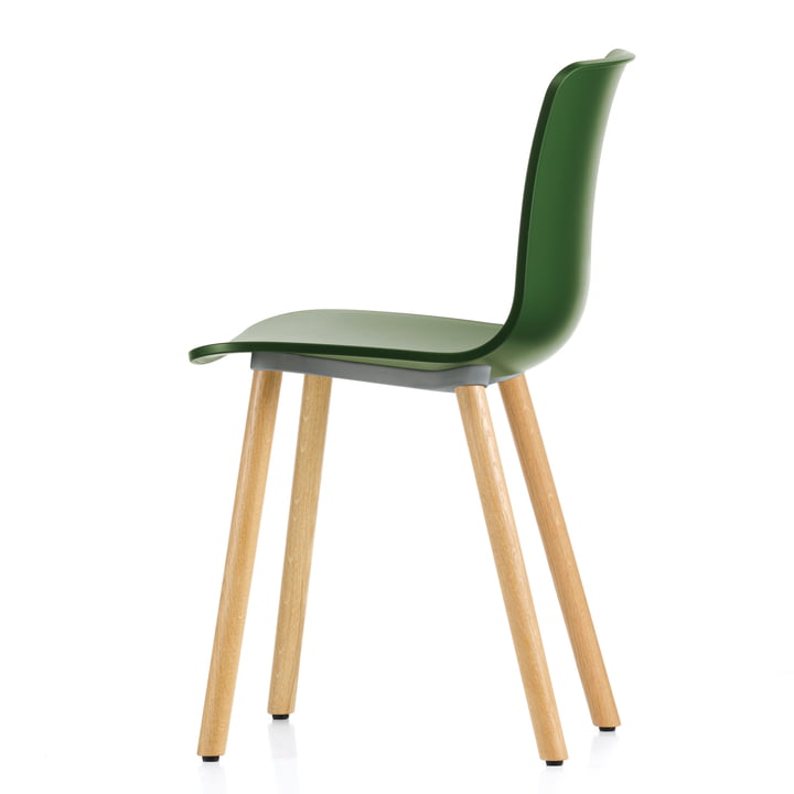 Hal Wood Stuhl von Vitra aus heller Eiche und mit grüner Sitzschale