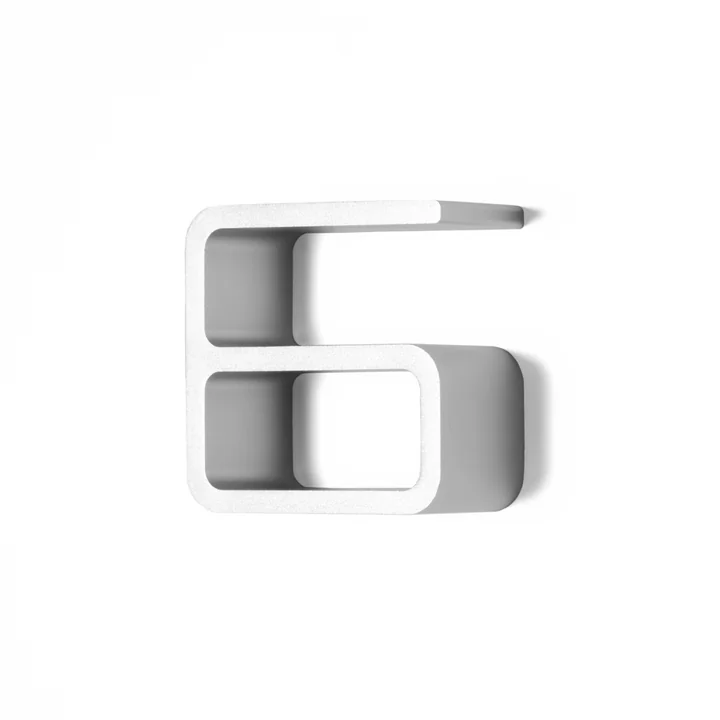 Die Entrance Hausnummer 6 von Authentics 