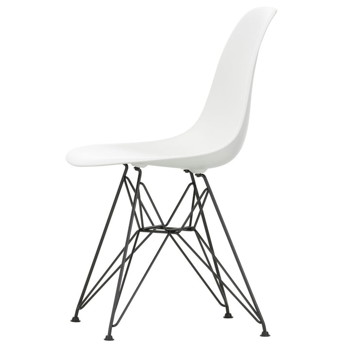 Eames Plastic Side Chair DSR von Vitra in basic dark / weiß