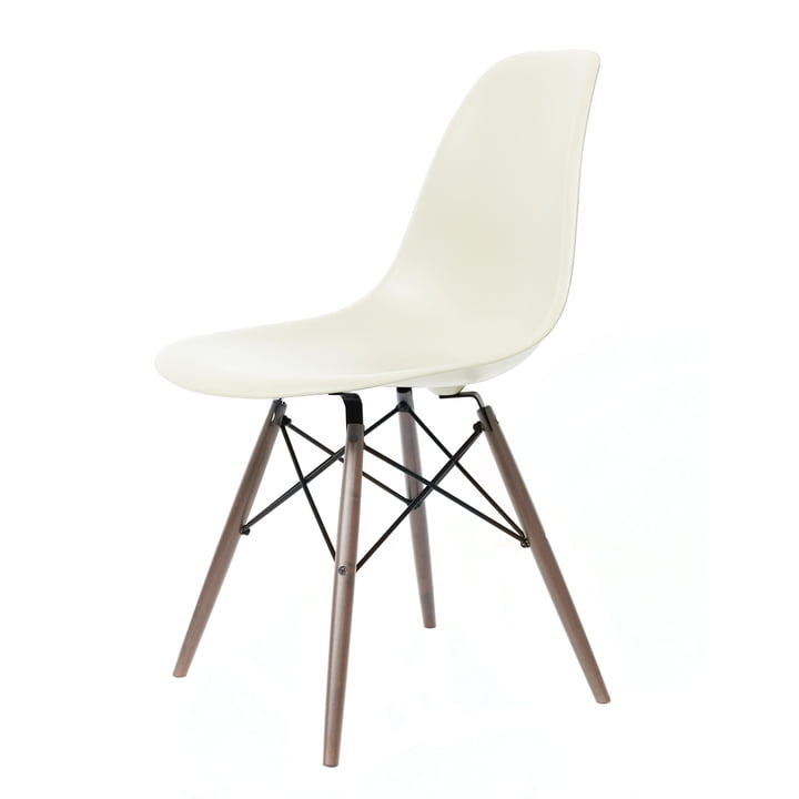 Eames Plastic Side Chair DSW von Vitra in Ahorn dunkel / créme