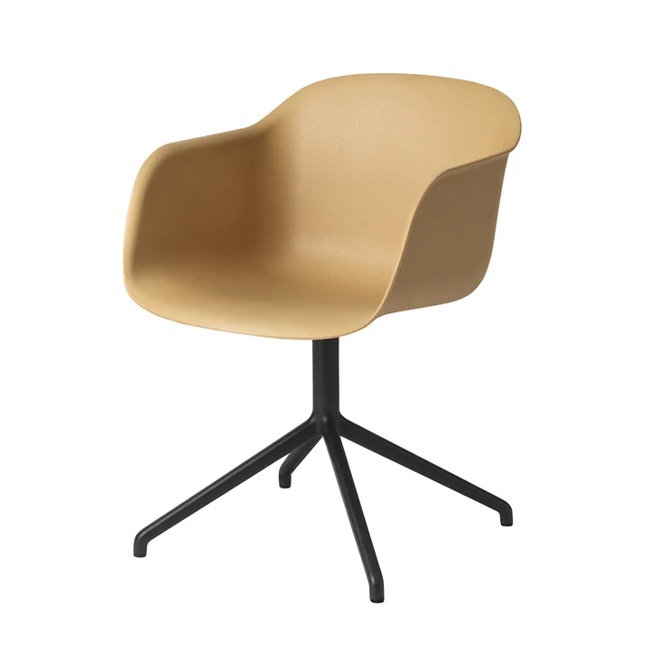 Fiber Chair Swivel Base von Muuto in schwarz / ocker
