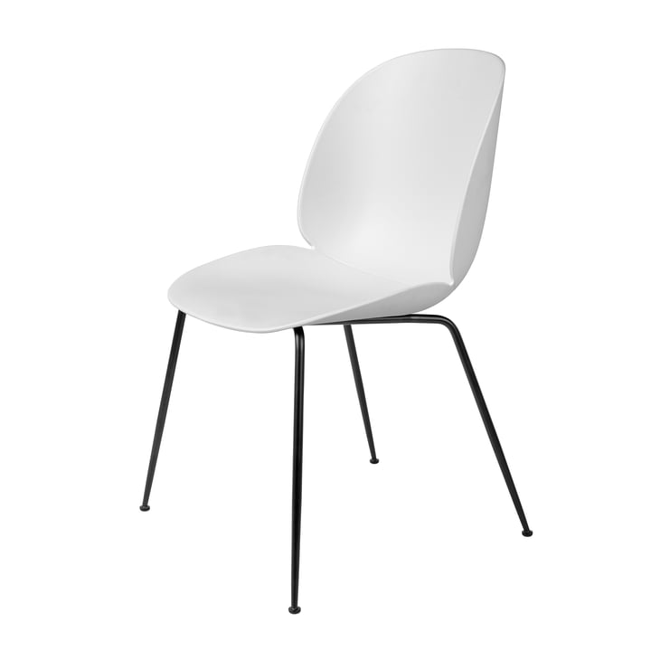 Beetle Dining Chair Conic Base von Gubi in Schwarz / Weiß