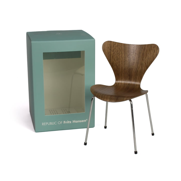 Miniatur Serie 7 Stuhl von Fritz Hansen in Walnuss