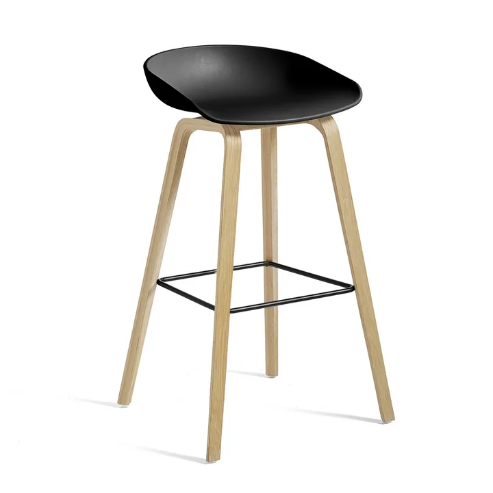 About A Stool AAS 32 H 75 cm von HAY in Eiche matt lackiert / Edelstahl / Schwarz