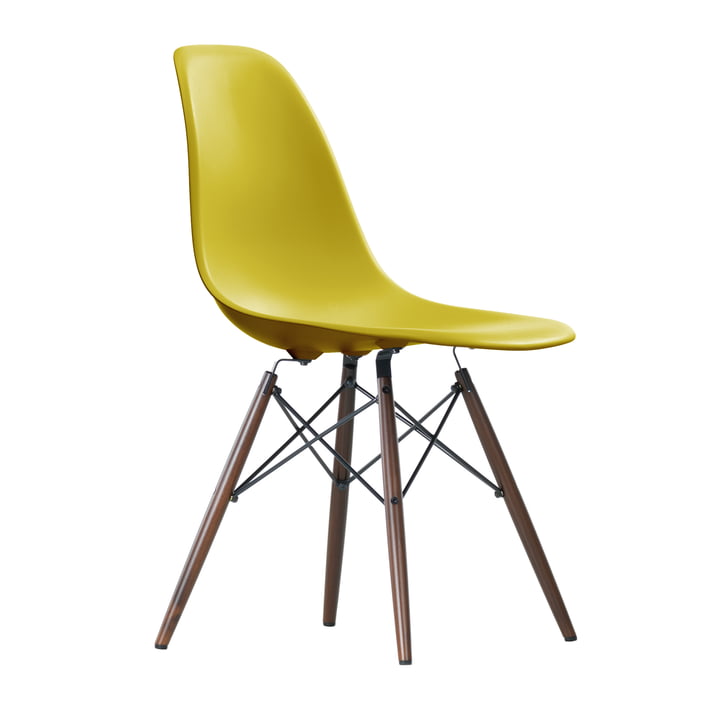 Eames Plastic Side Chair DSW von Vitra in Ahorn dunkel / senf 