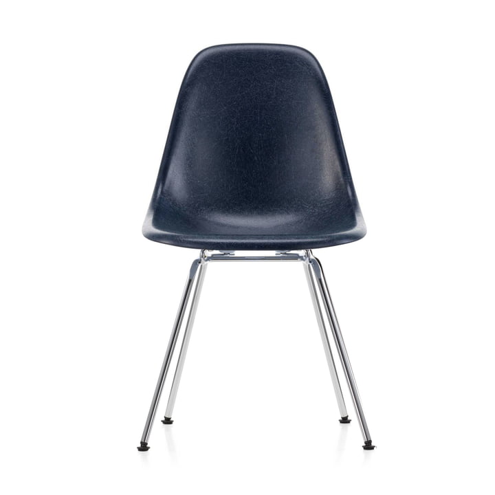Eames Fiberglass Side Chair DSX von Vitra in verchromt / Eames navy blue