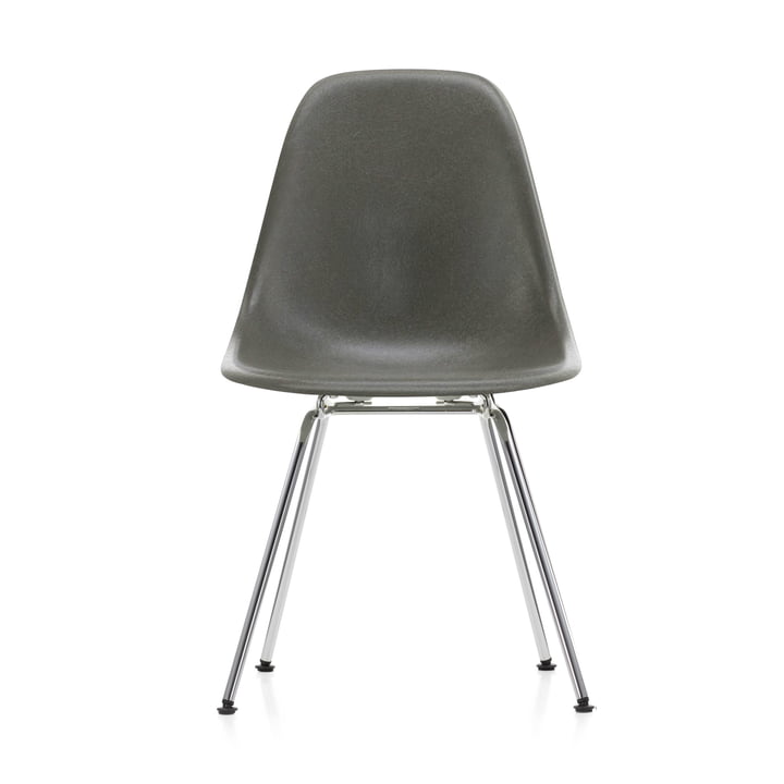 Eames Fiberglass Side Chair DSX von Vitra in verchromt / Eames raw umber