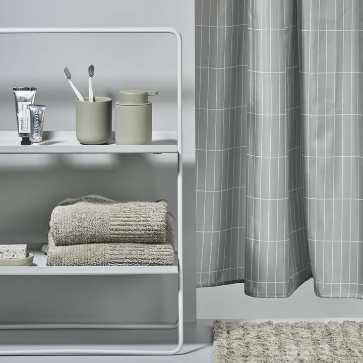 Tiles Duschvorhang von Zone Denmark im Badezimmer