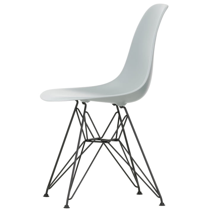 Eames Plastic Side Chair DSR von Vitra in basic dark / hellgrau