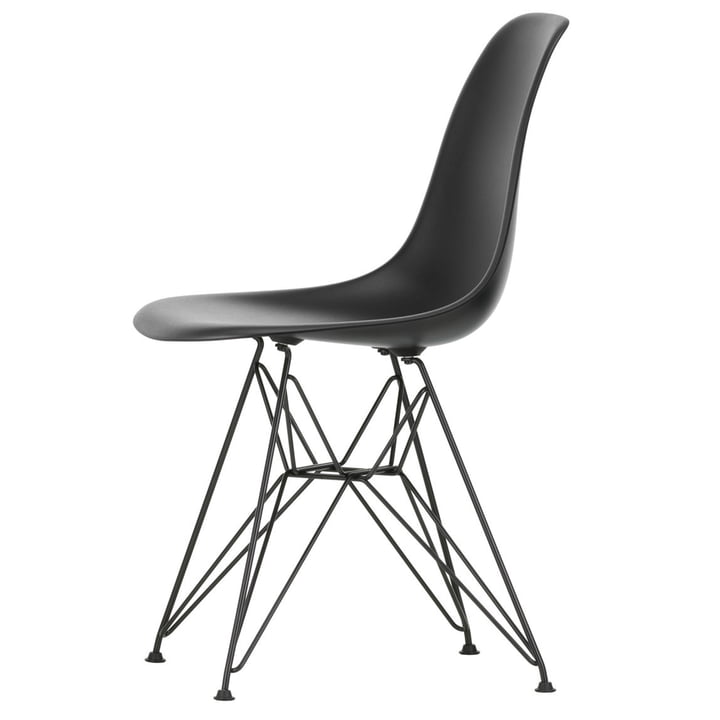 Eames Plastic Side Chair DSR von Vitra in basic dark / tiefschwarz