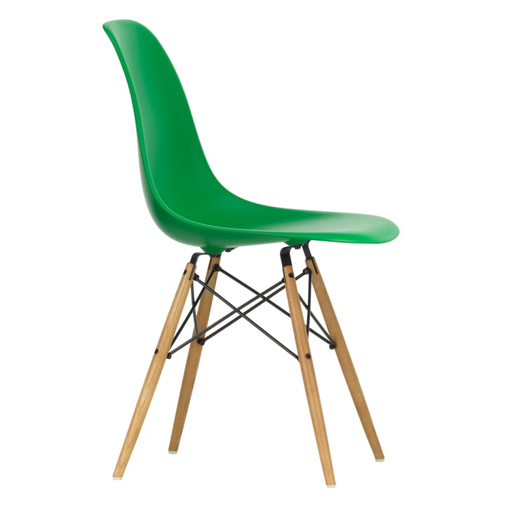 Eames Plastic Side Chair DSW von Vitra in Ahorn gelblich / grün