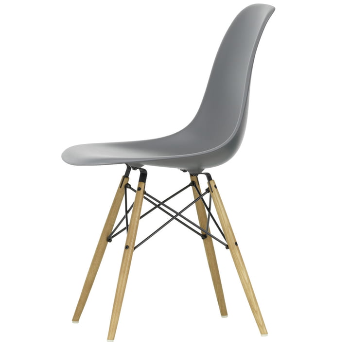 Eames Plastic Side Chair DSW von Vitra in Esche honigfarben / granitgrau