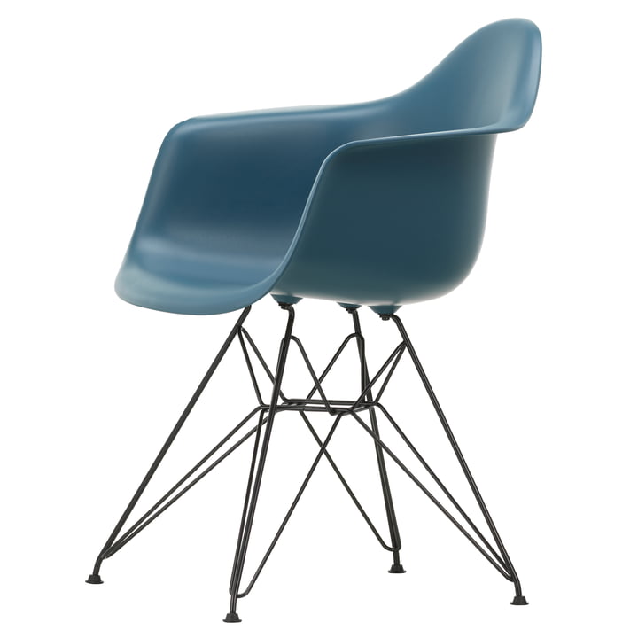 Eames Plastic Armchair DAR von Vitra in basic dark / meerblau